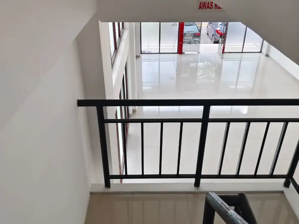 Ruko 3 Lantai dengan Rooftop Unfurnished Hadap Utara Cocok Untuk Kantor di JGC