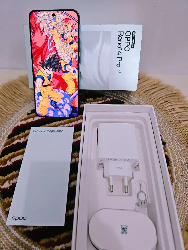 Oppo Reno 14 Pro 5G Grey 12/512 Lengkap Ori Garansi Bulan 9 2026