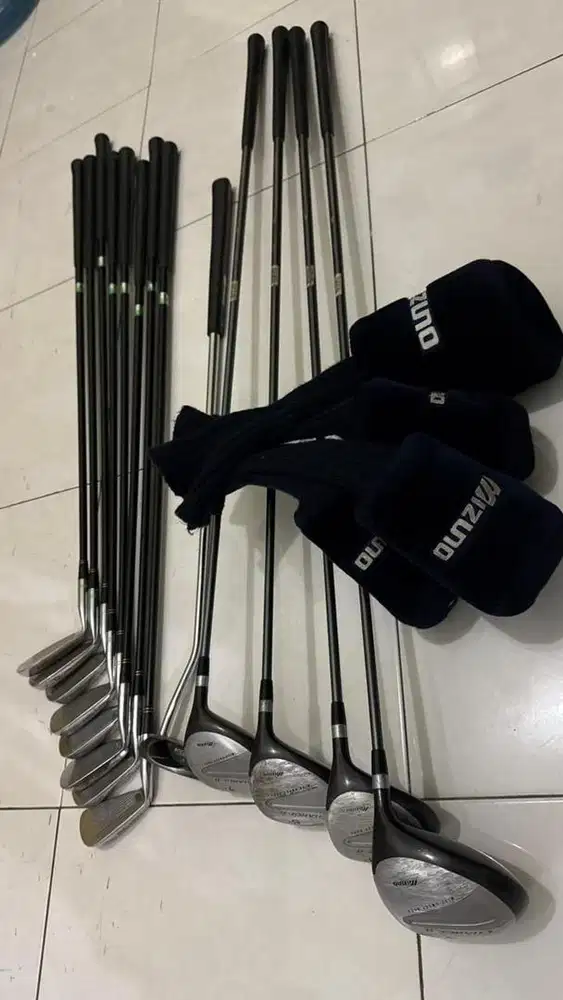 Satu set stik golf dan tas original