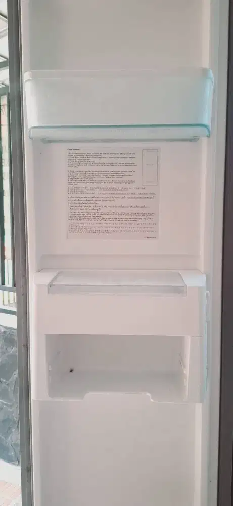 Electrolux ESE5401A Kulkas side by side UltimateTaste 528L *SECOND*