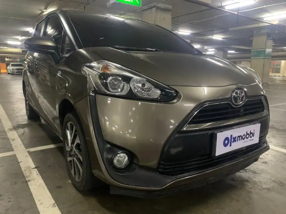 TDP 8,JT, Toyota Sienta 1.5 V Bensin-AT Coklat 2016