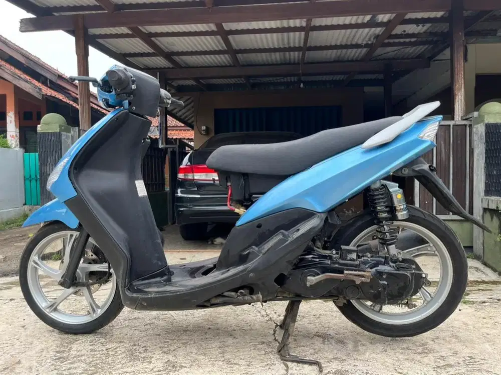 Dijual Cepat 2 unit motor Mio dan Vixion (sudah tidak digunakan)