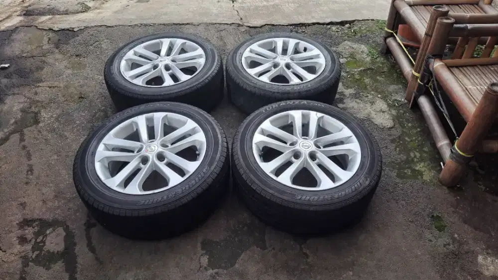 Velg nissan juke r17 ori cocok buat innova xtrail teana serena dll