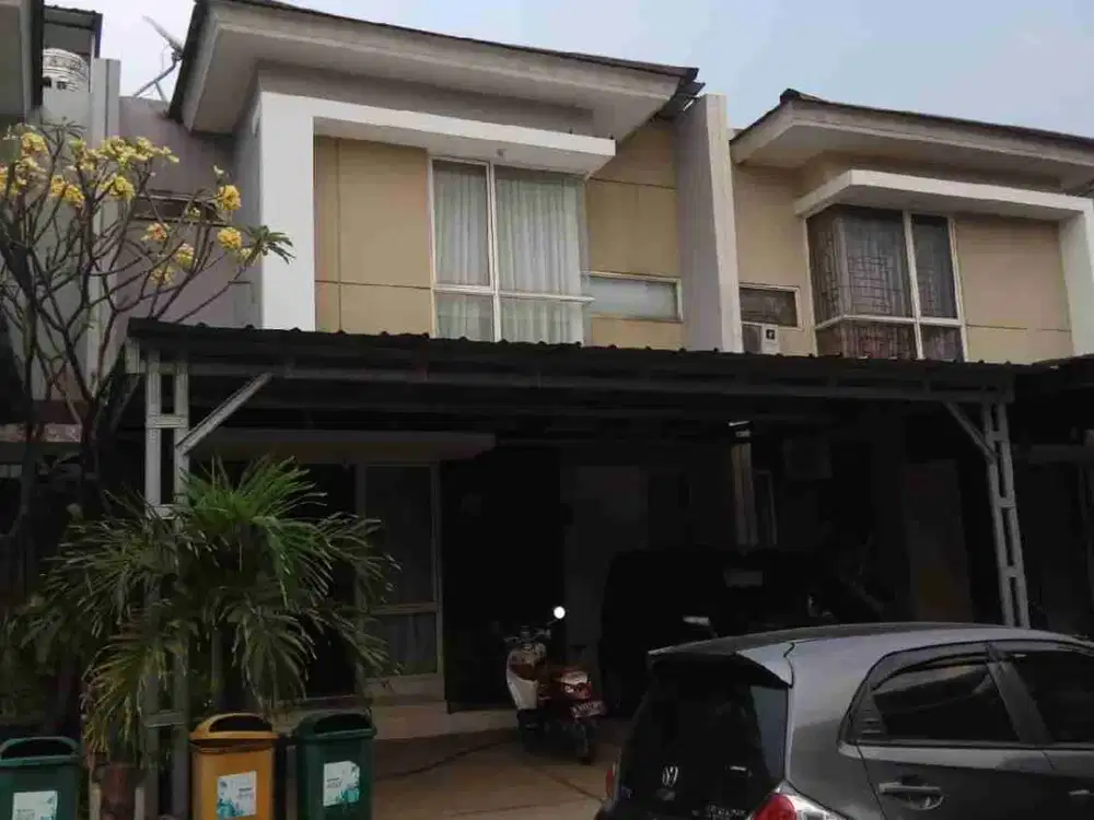 Rumah 2 lantai siap huni dalam Cluster Urbana dekat Stasiun dan Bxc