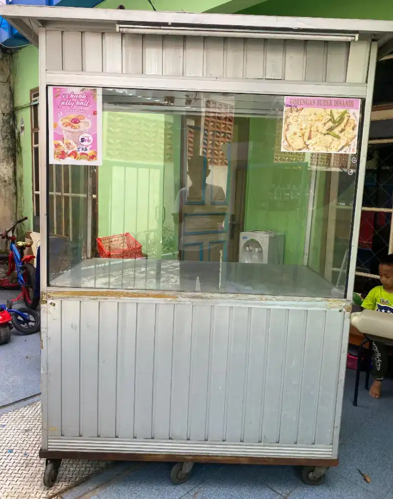 Etalase kaca Roda Aluminium