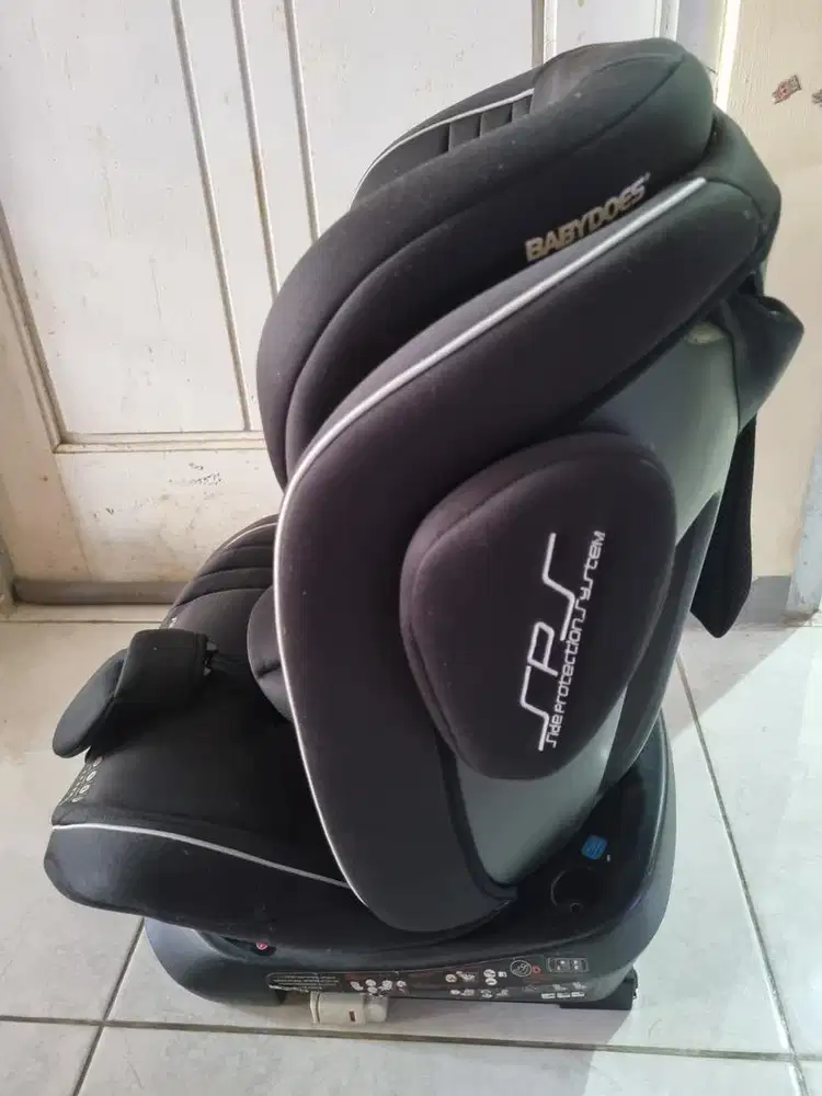 Carseat BabyDoes CH 8735 (360° Rotate) – HITAM