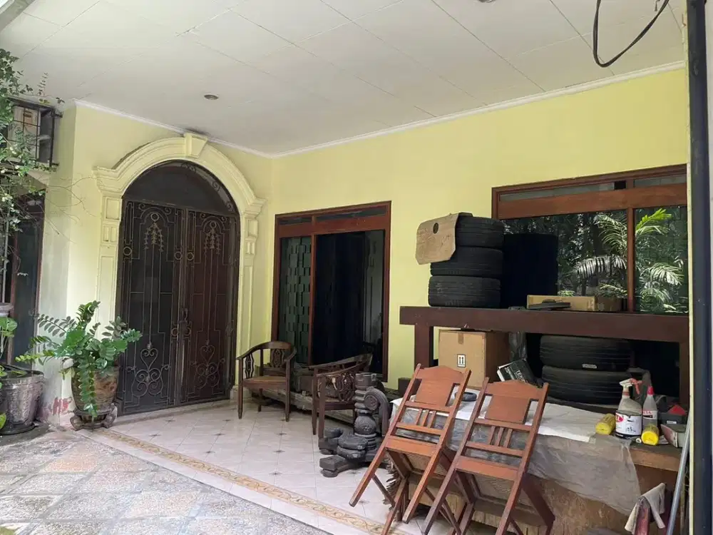 Rumah Bagus Keluarga Siap Huni 2 Tingkat di Kebayoran Baru, Jakarta Selatan