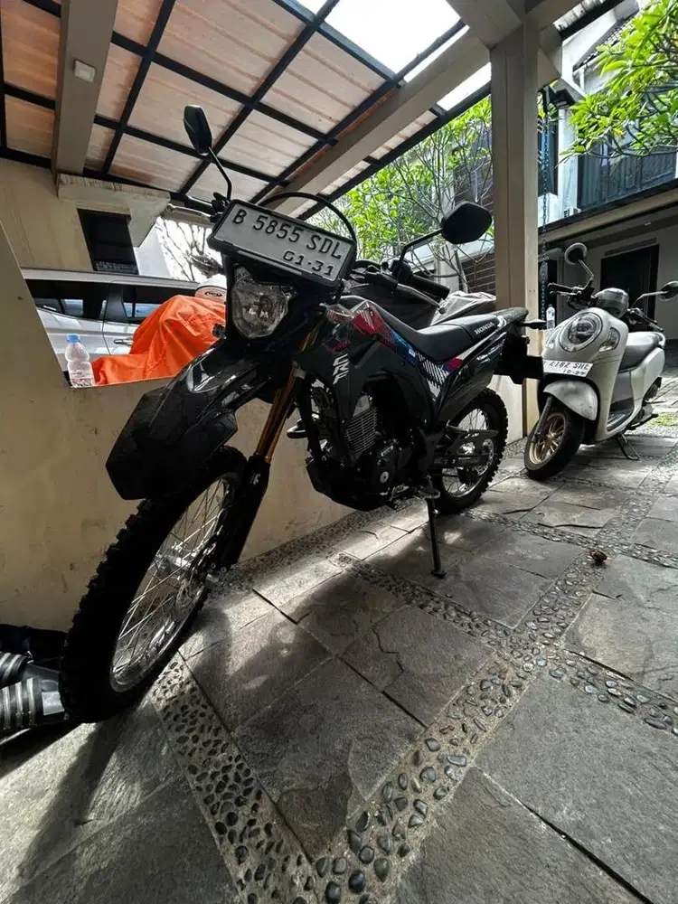 DI JUAL HONDA CRF 2025 SS LENGKAP NO MINUS LOK:JAGAKARSA JAKSEL