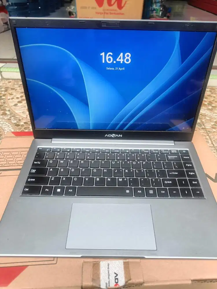 Dijual laptop advan soulmate