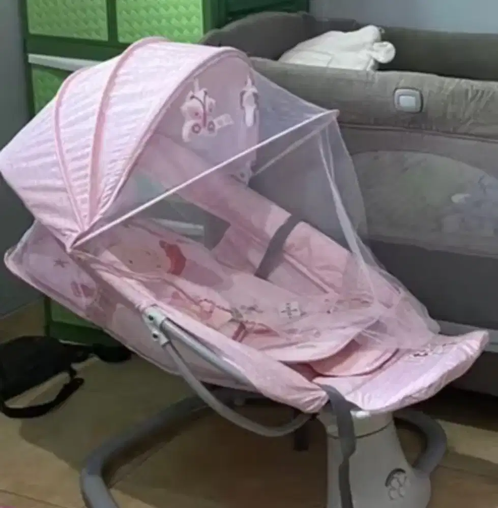 COCOLATTE SNUGLI baby swing