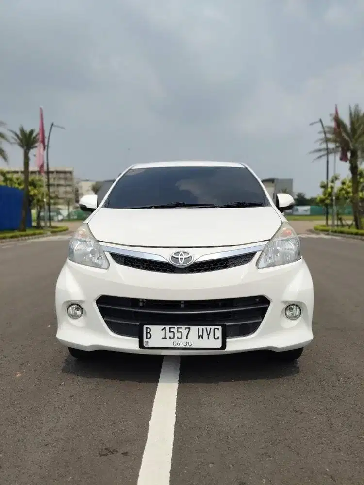 tdp 12 jt Toyota Veloz 1.5 AT 2014 putih