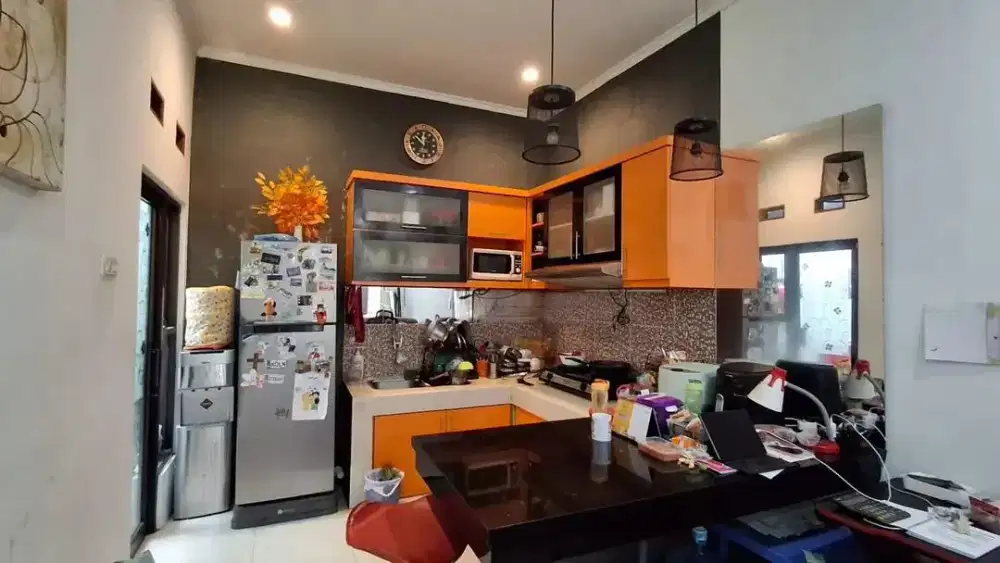 Dijual Rumah minimalis semi furnish dalam komplek