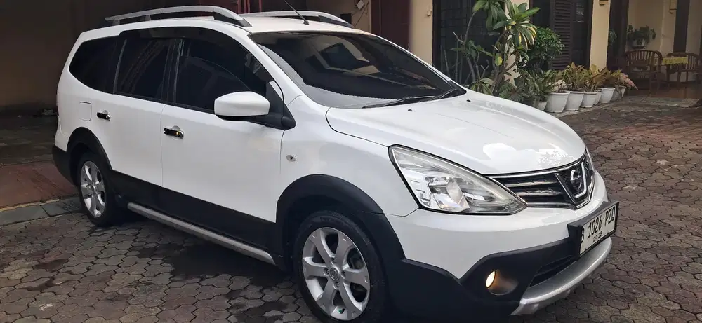 Nissan Grand livina 2013 Bensin