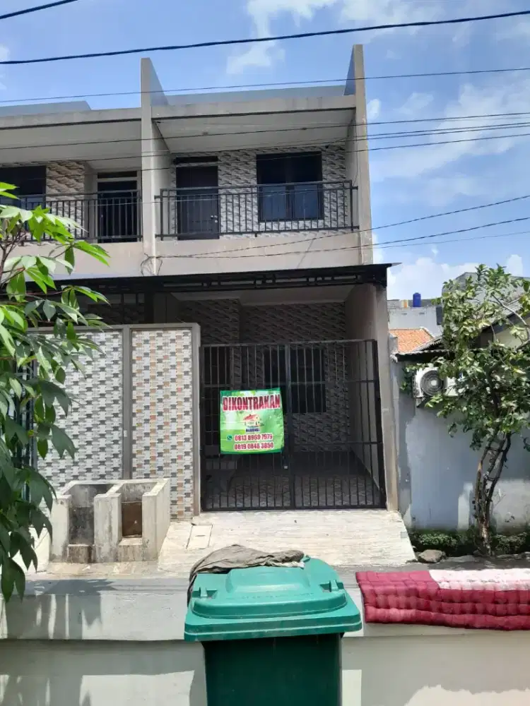 DISEWAKAN RUMAH 2 LANTAI