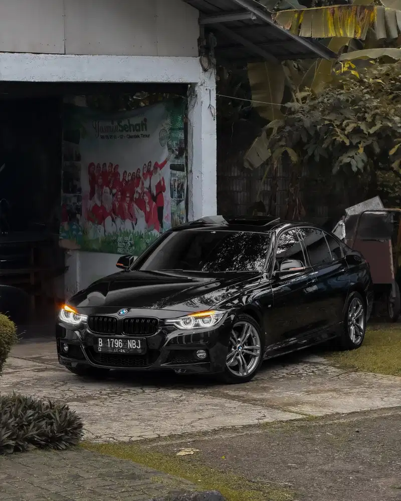 [CASH] Bmw F30 330i 2018 Termurah!!