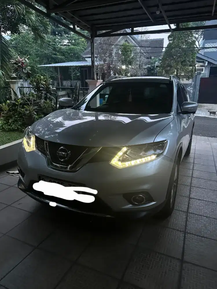 Nissan X-Trail 2.5 2017, SUV premium