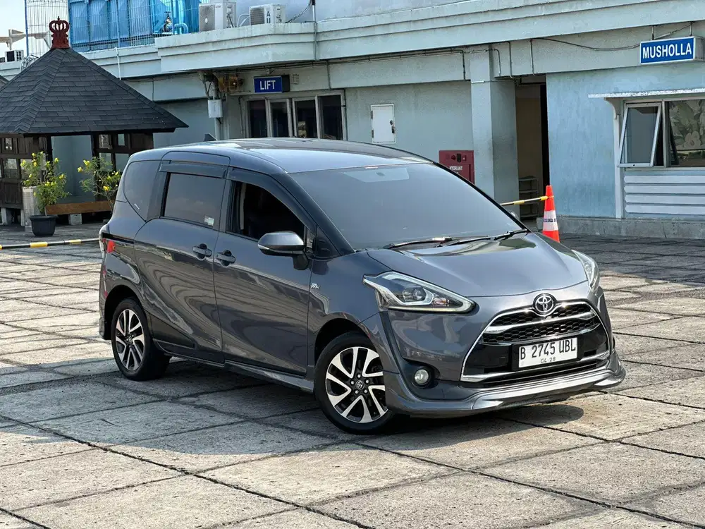 PALING MURAH !! Dp15jt TOYOTA SIENTA Q AT 2017 MATIC SIAPA CEPAT !!
