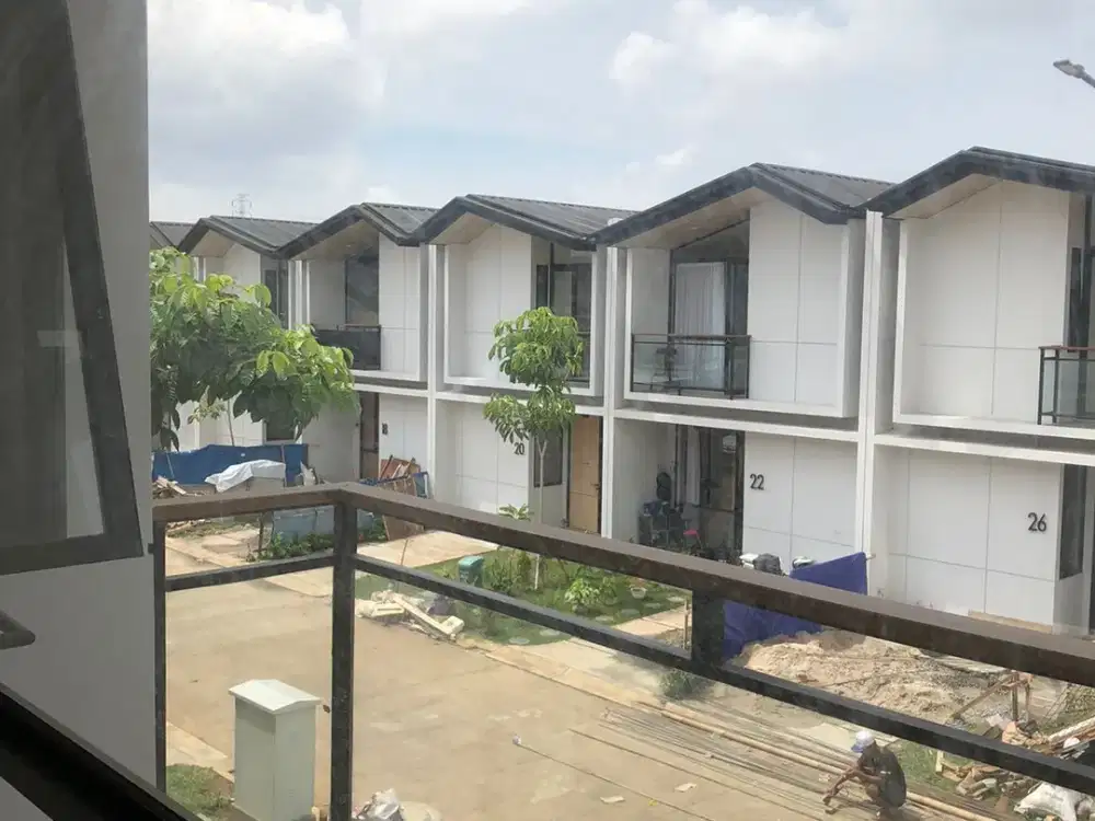 DISEWAKAN rumah 2 lantai di Cendana Icon Estate karawaci