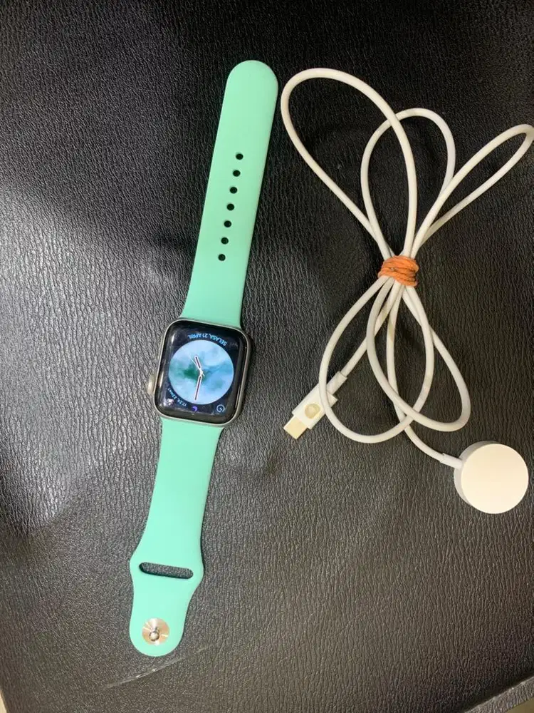Second Like New Apple Watch SE 40 MM iBox