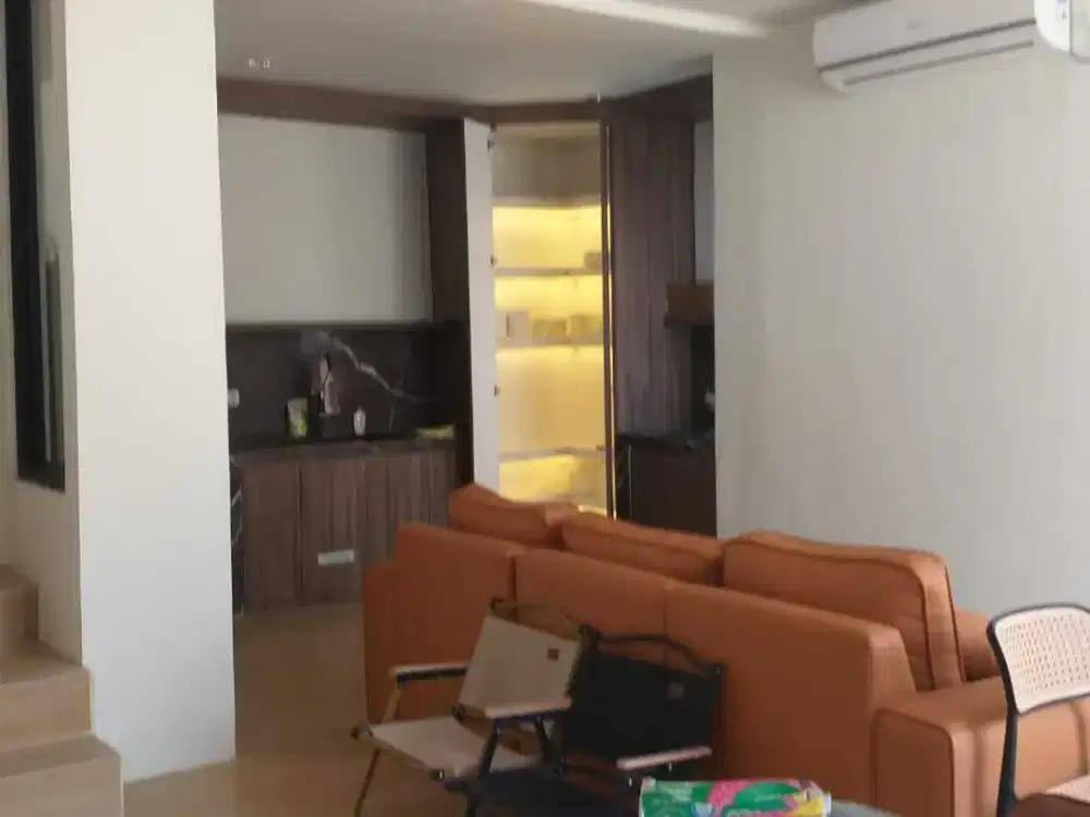 DISEWAKAN Rumah Hook di CENDANA PARC Karawaci