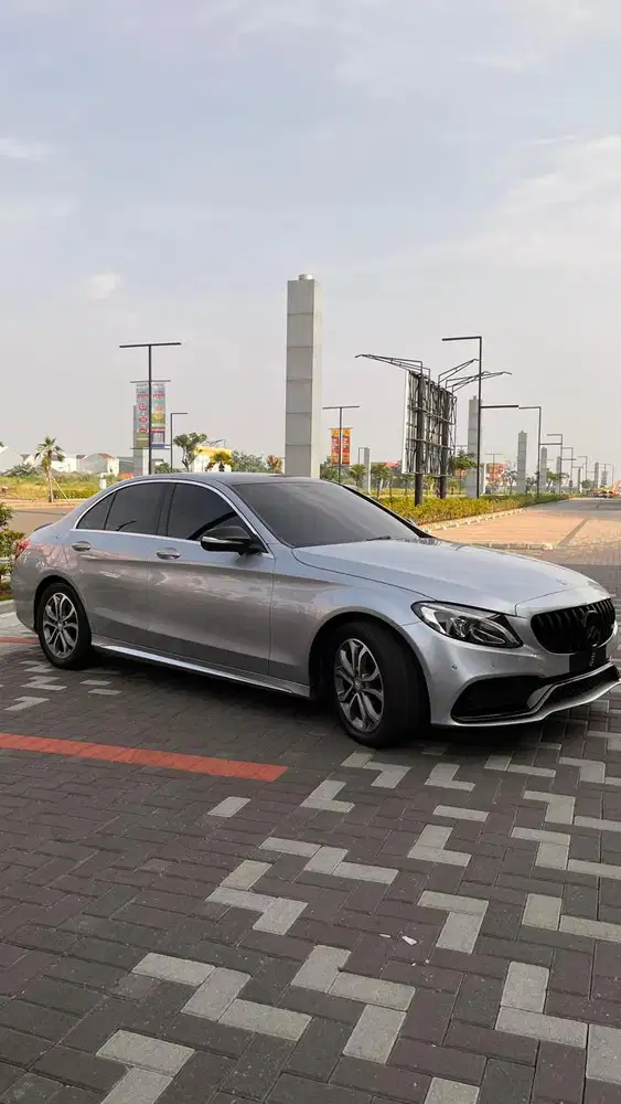 Mercedes-Benz C200 2015 Bensin