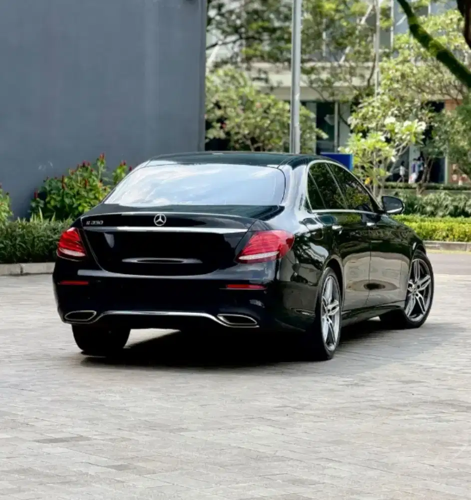 Mercedes-Benz
E350 AMG EQ Boost