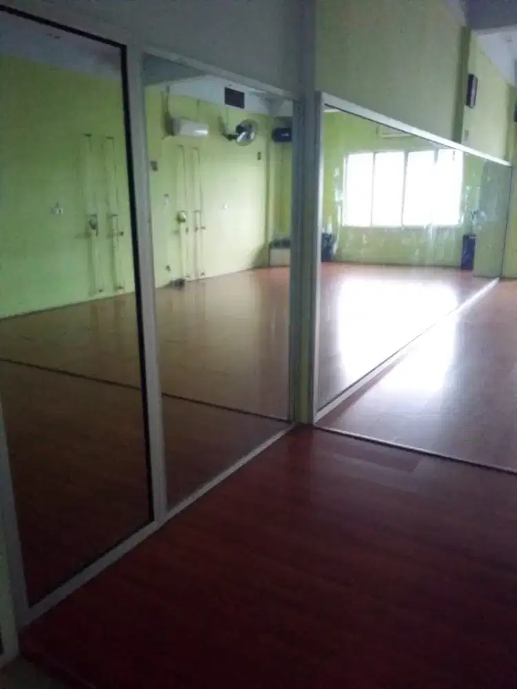 Perlengkapan usaha Sanggar Senam