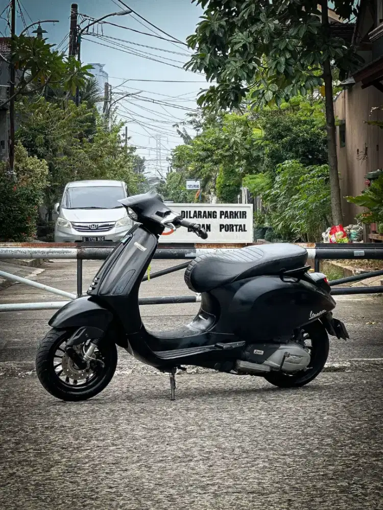 PIAGGIO VESPA SPRINT LIMITED NOTTE 2019