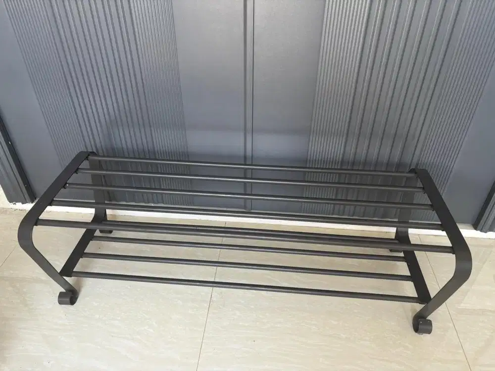 Rak sepatu ikea