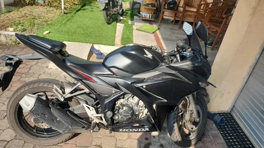 DIJUAL CBR CB150R BEKAS