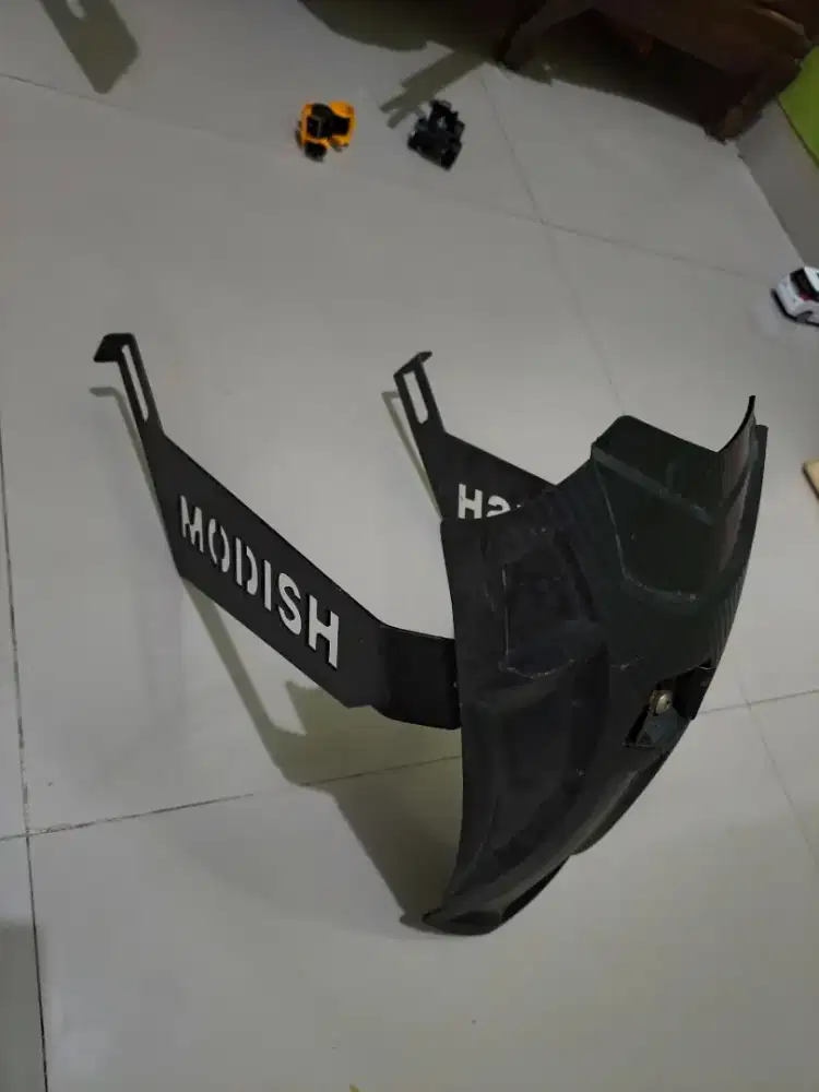 Mudguard Shark Universal / Spakbor kolong motor