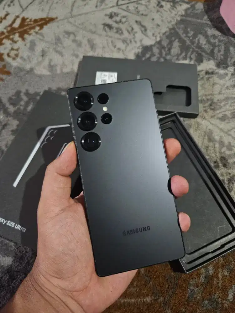 Samsung s25 ultra 12 /512 second