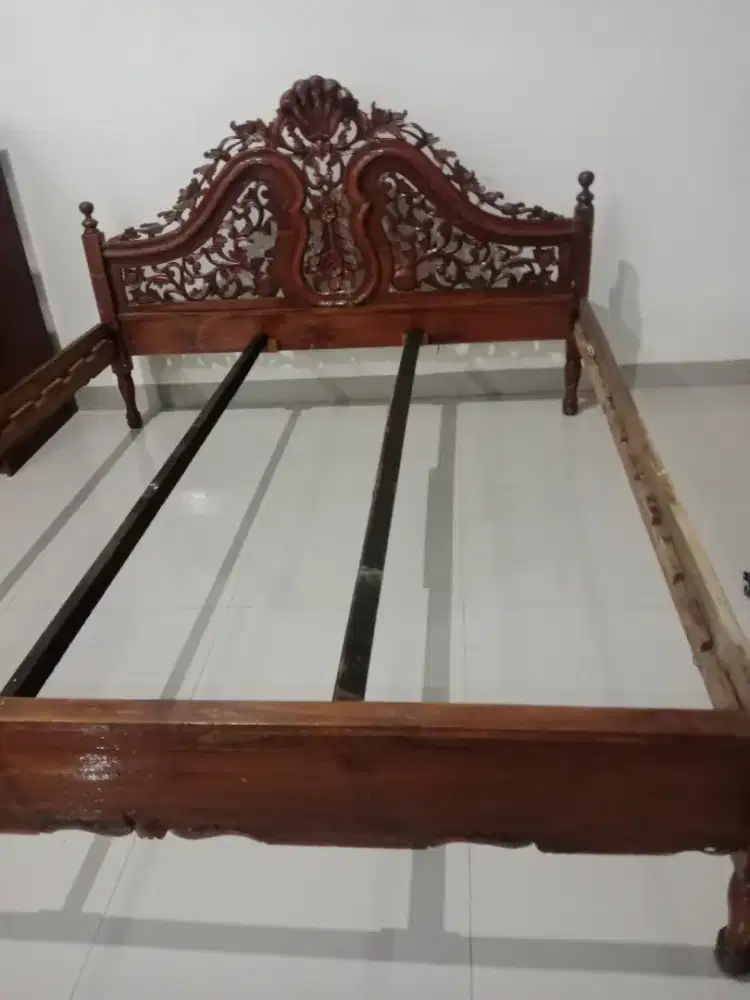 Ranjang jati ukuran 160 x200