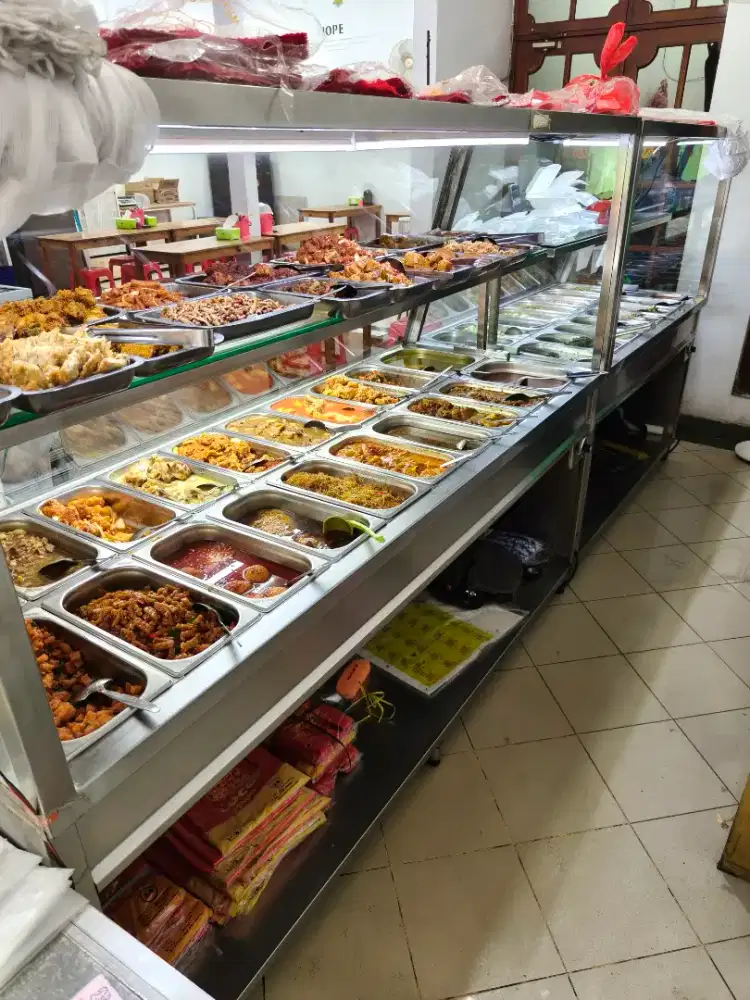 Di CARI Pelayan WANITA Rumah Makan ( NON HALAL )