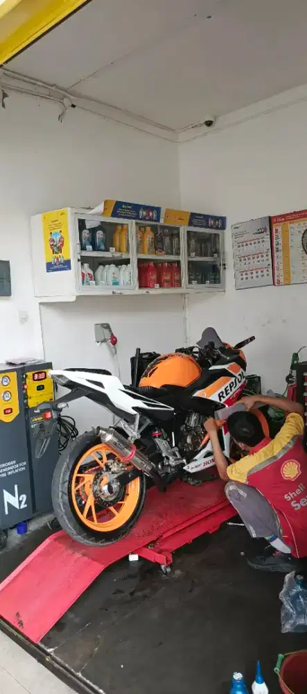 HONDA CBR 150R REPSOL EDITION