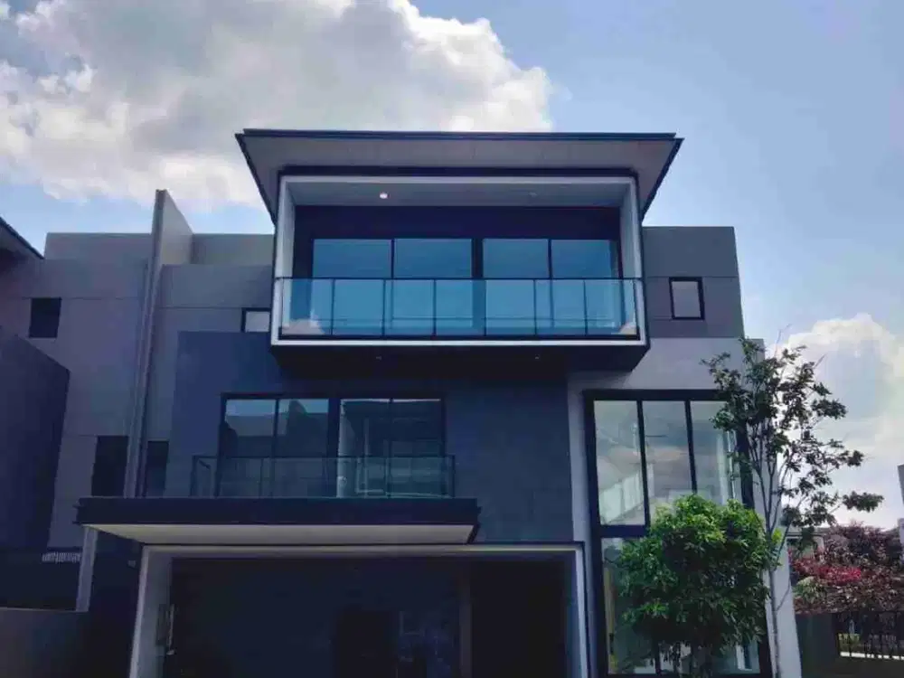 Disewakan Rumah Hoek Layton Navapark BSD City Tangerang 3 Lantai – 650JT/Tahun