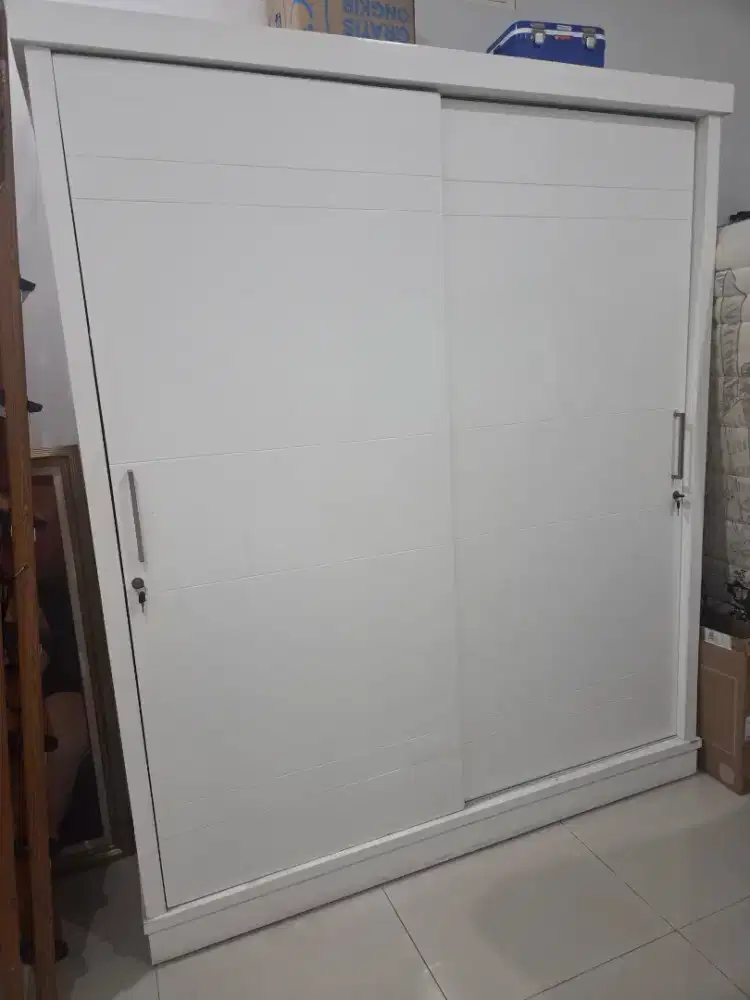 LEMARI BAJU MULTIPLEK TEBAL