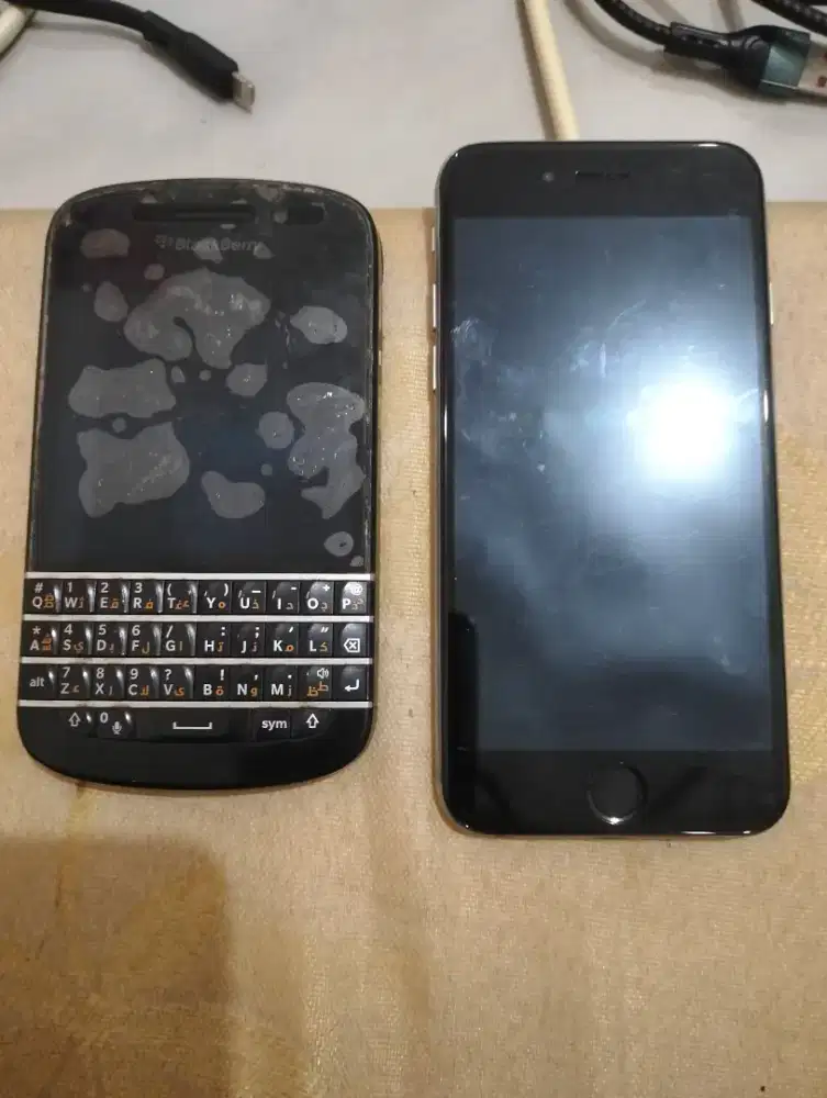 iphone dan blackberry minus