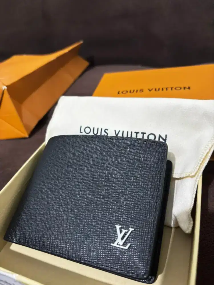 Dompet LV Taiga Leather