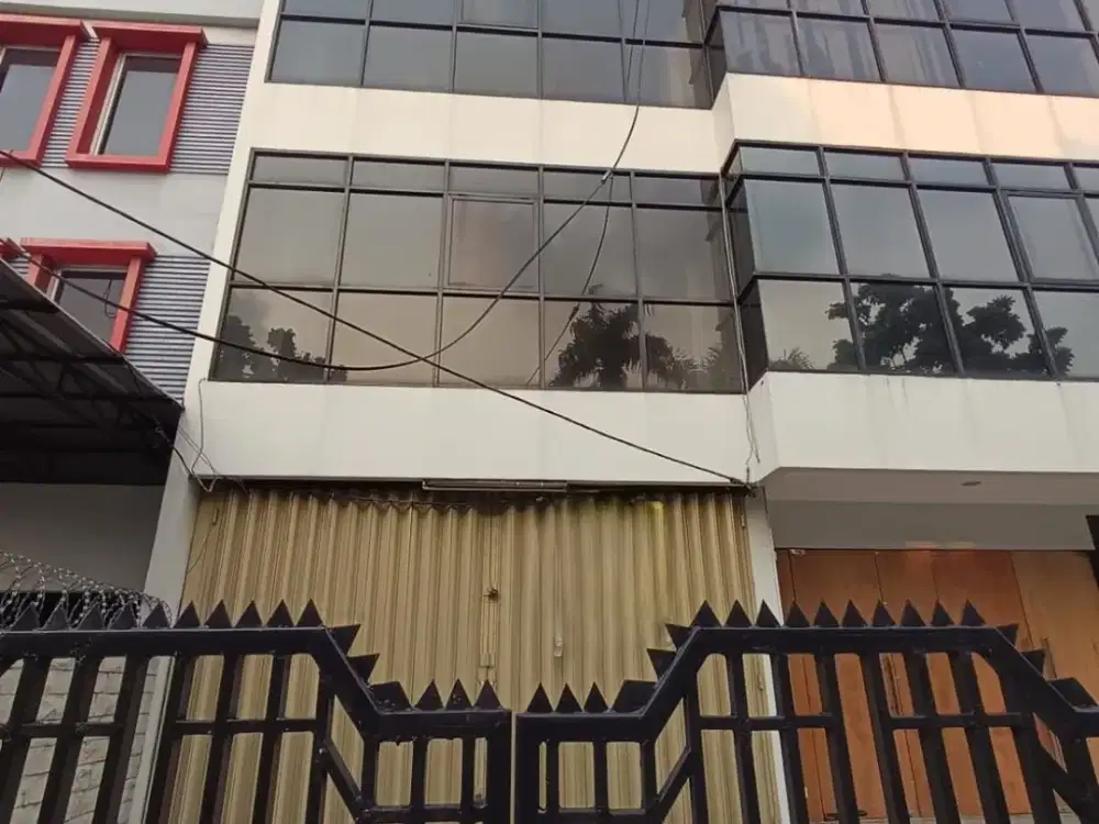 Di Sewakan Ruko 4 Lantai Siap Pakai di Jalan Cideng Timur Jakarta Pusat