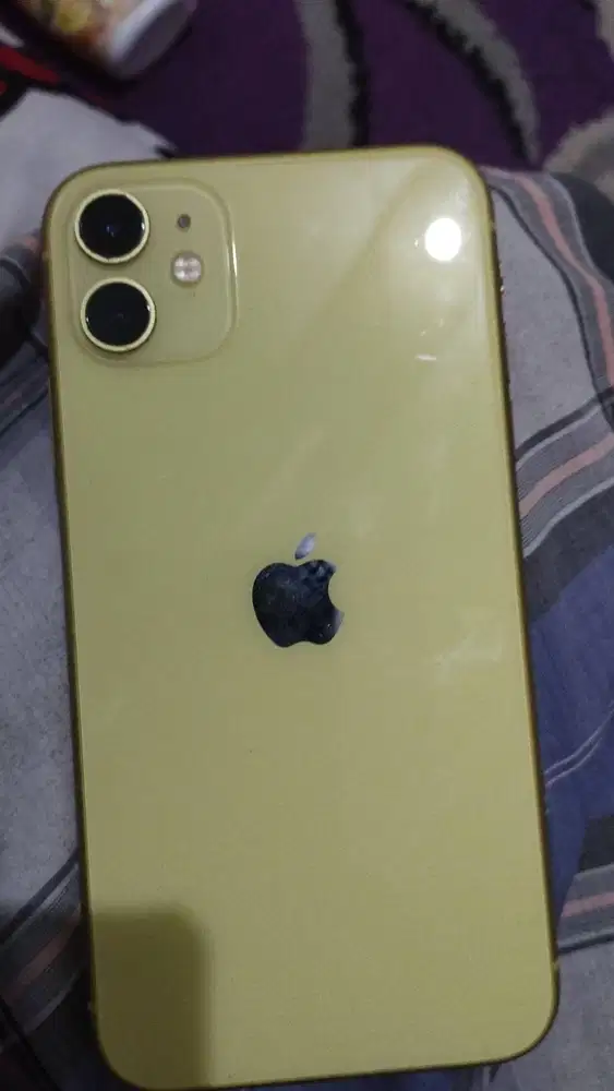 i phone 11 kuning