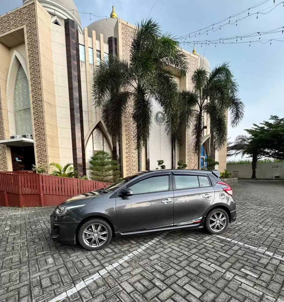 Bismillah jual yaris 2015 AT tipeTrd