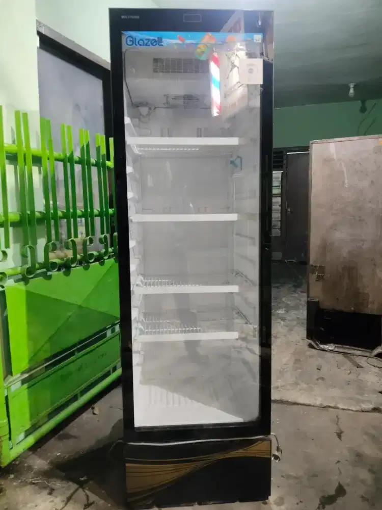 Showcase polytron ukuran jumbo kondisi bagus normall dingin