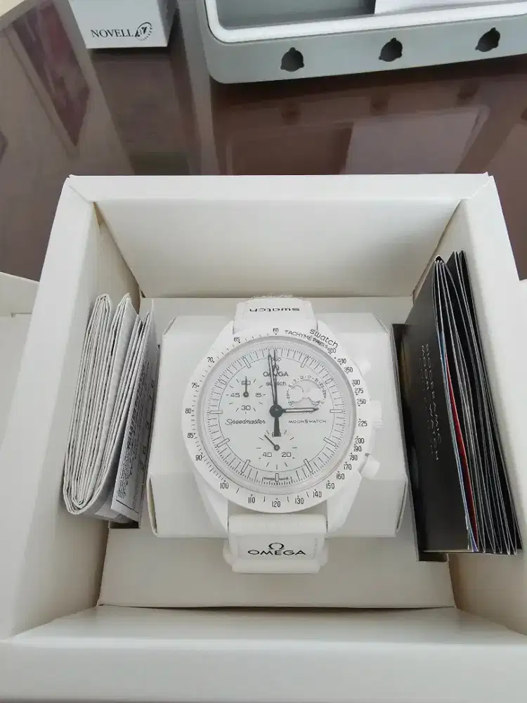 Omega X swatch snoopy