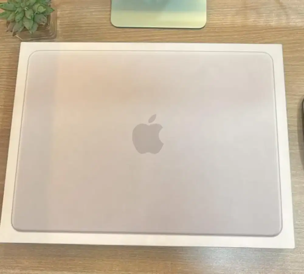 Macbook NEO 8GB+256GB Silver BNIB Garansi Resmi Inter
