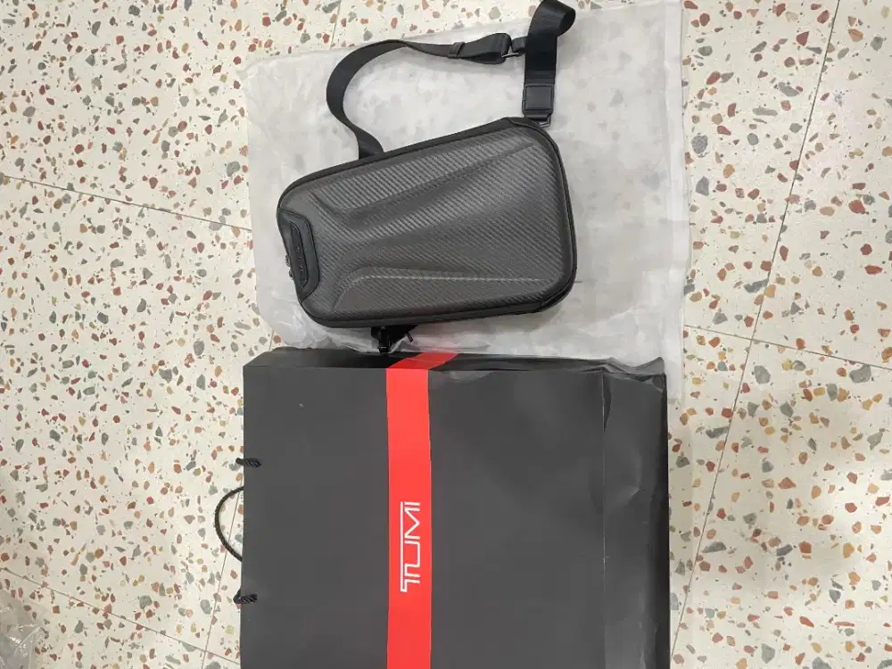 TUMI MCLAREN Torque Sling bag carbon