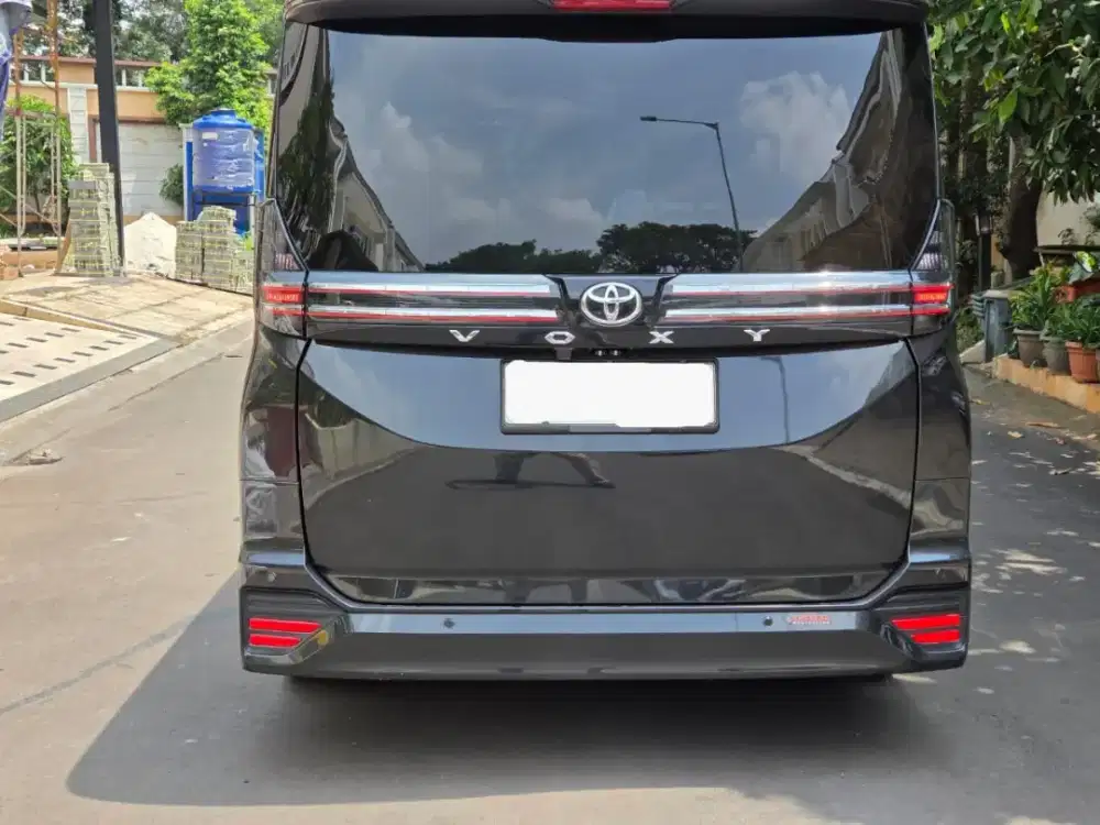 Toyota New Voxy bagus
