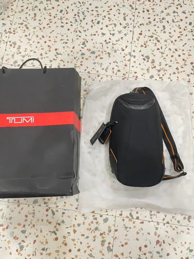 TUMI MCLAREN Torque sling bag