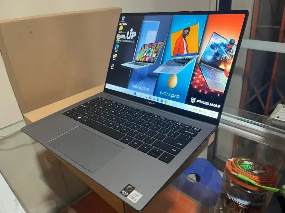 Advan WorkPro Lite 1701 
Intel Core i5-1035G7