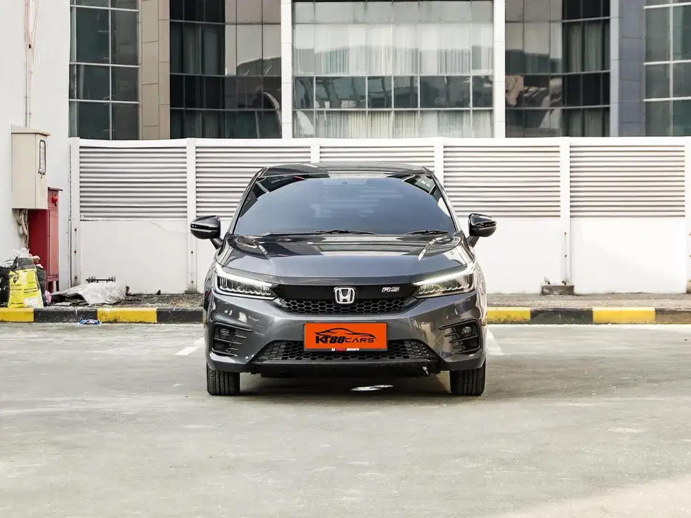 An Perorangan,Honda City RS Hatchback Matic 1.5 Abu metalik 2023